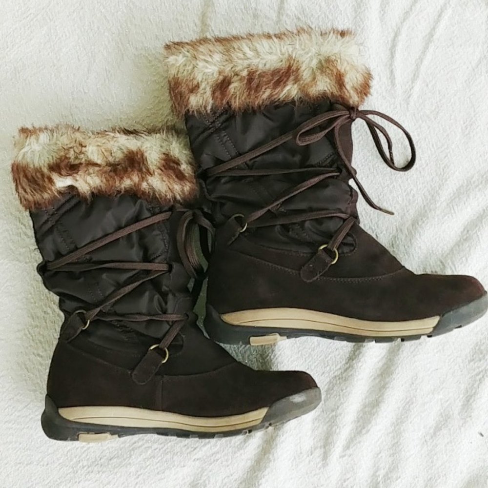Snow boots
